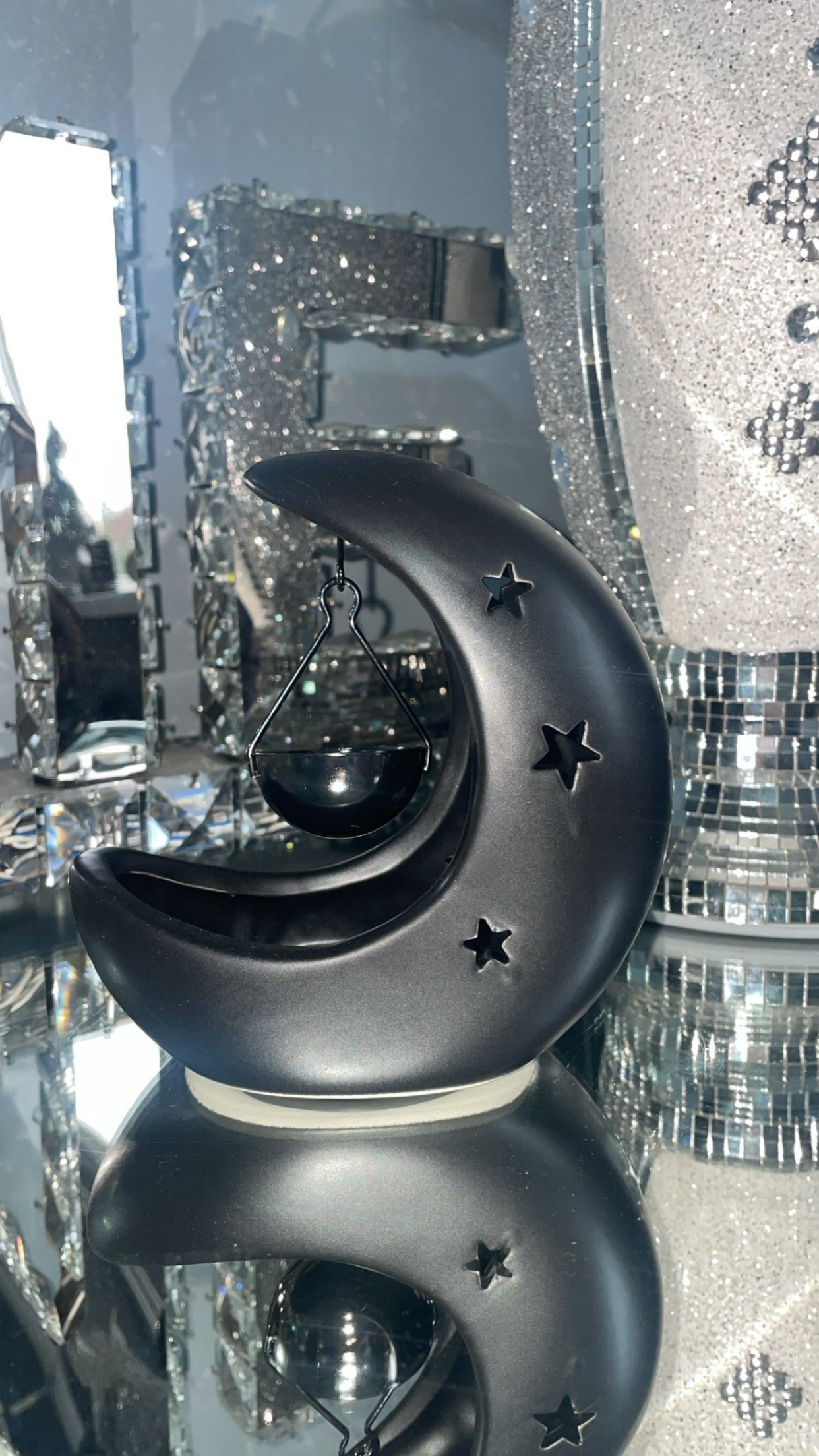 BLACK CRESCENT MOON HANGING OIL BURNER