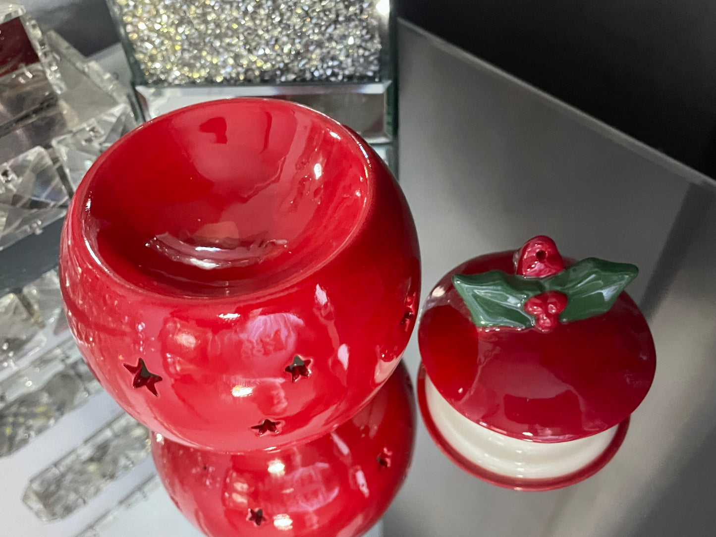 Red Bauble Oil Ceramic Burner