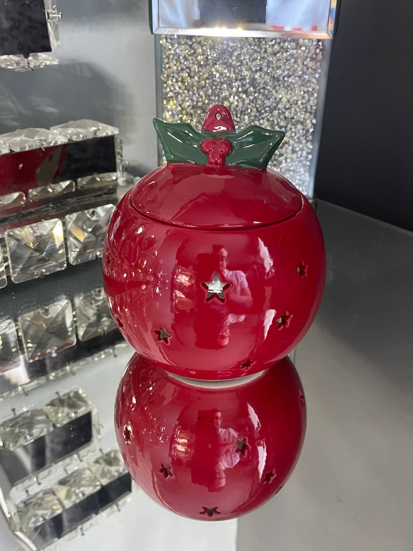 Red Bauble Oil Ceramic Burner