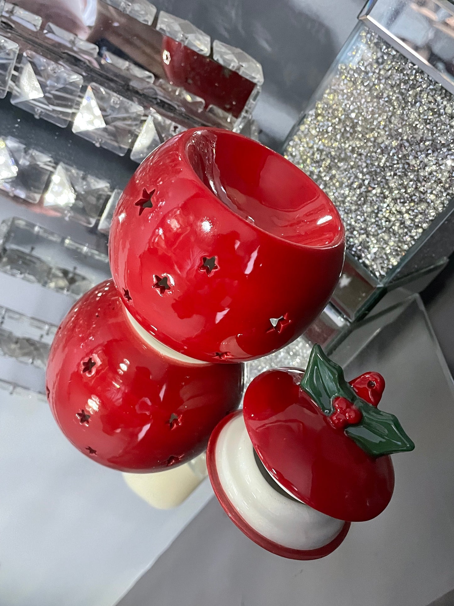 Red Bauble Oil Ceramic Burner