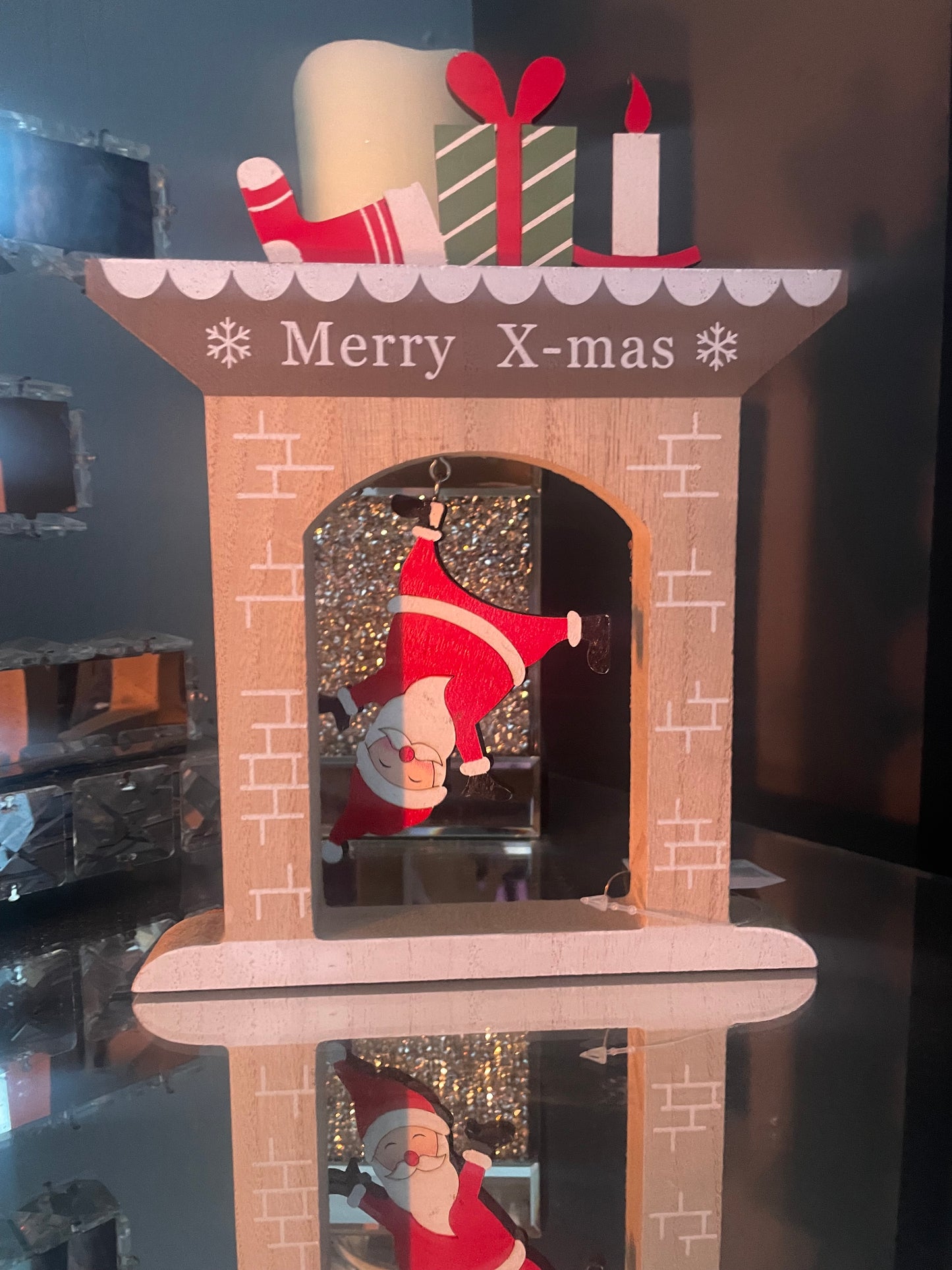 22x17cm Falling Santa Wooden Decoration