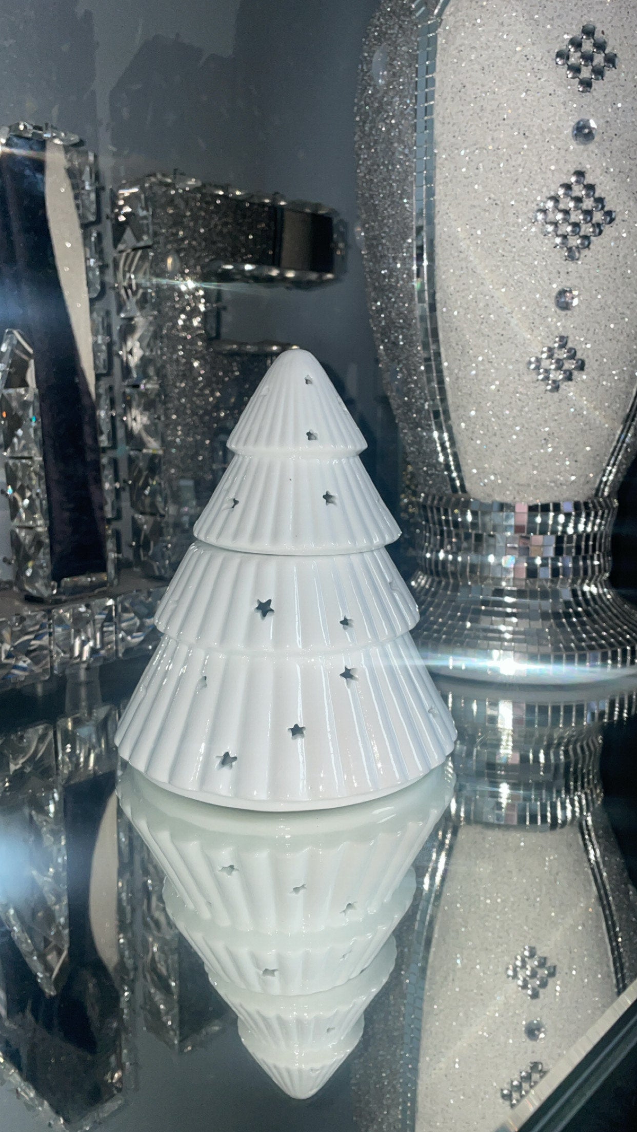 Christmas Tree Oil Burner for Cozy Winter Fragrance - Candles, Decor